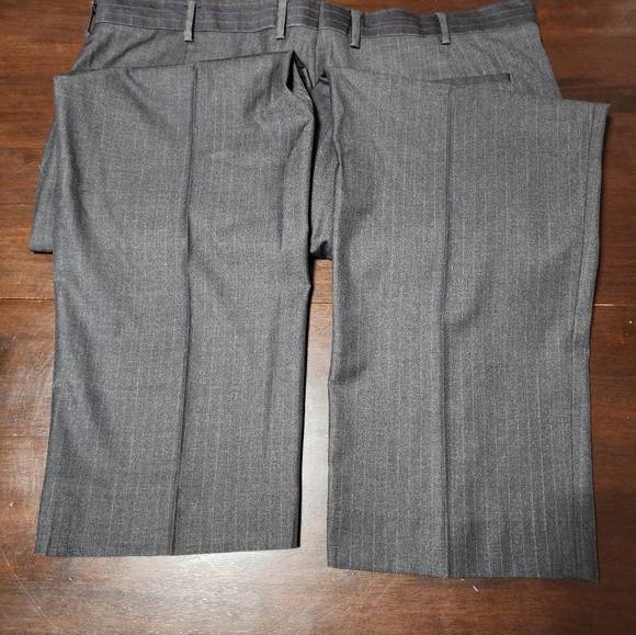 Braggi Louis Raphael Dark Gray Charcoal Dress Pinstripe Pants MEASURES 42x29.5 - Picture 11 of 13